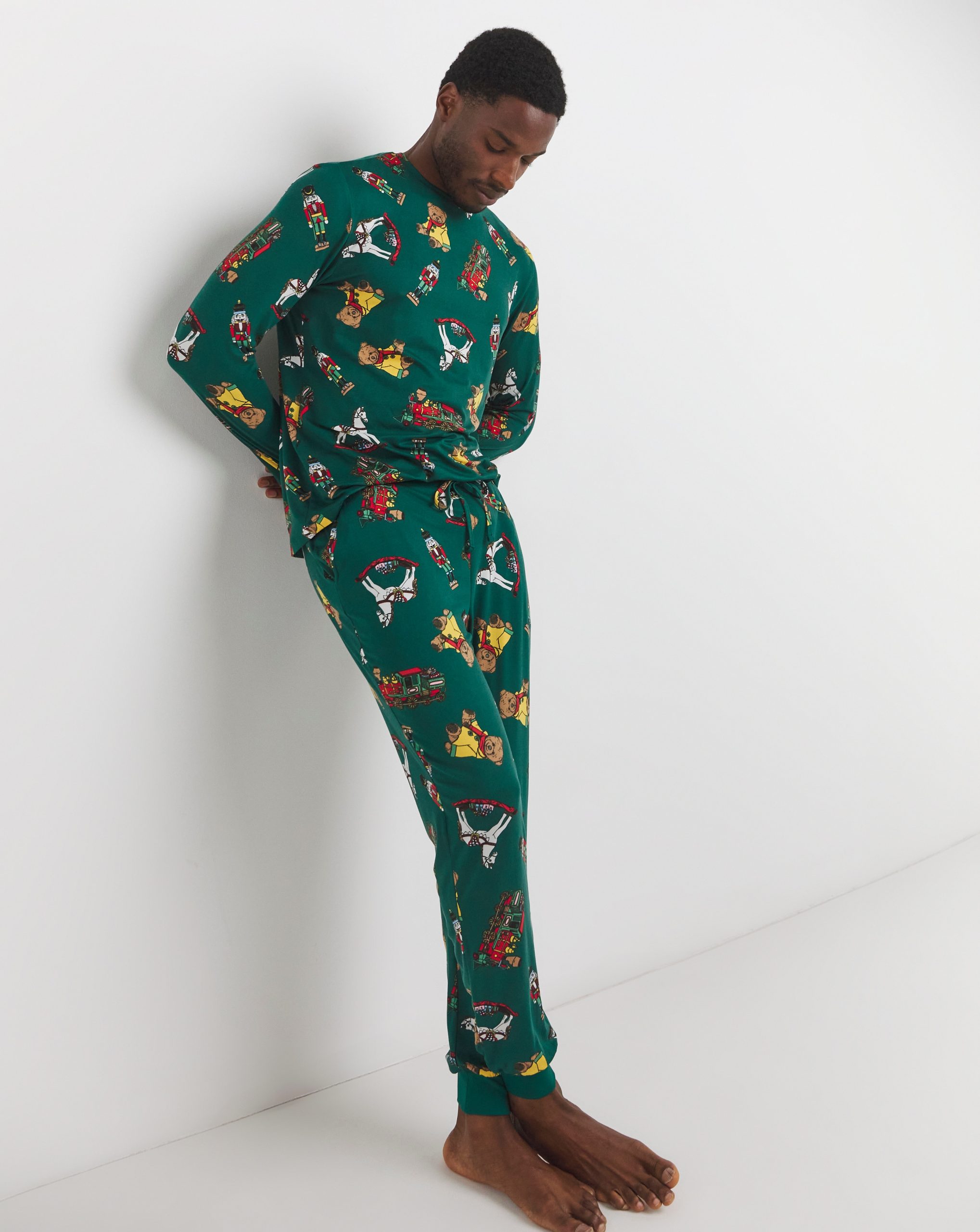 chelsea-peers-pyjama-625cnb-1.jpg Chelsea Peers Jersey Xmas Crew Mens Pyjama Set Family Pyjamas | JD Williams - Afbeelding 1