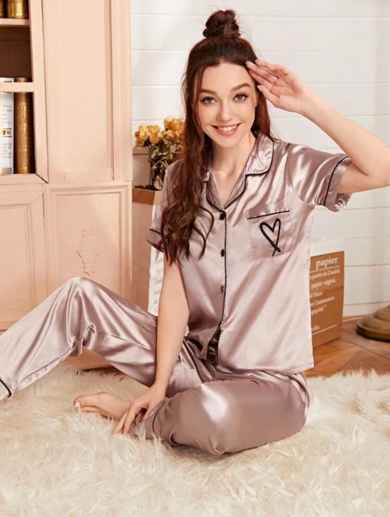 dames-nachtkleding-604lqe-1.jpg MKL Dames nachthemd Pyjama broek en blouse Nachtjapon Polyester/ Satijn ... | bol - Afbeelding 1