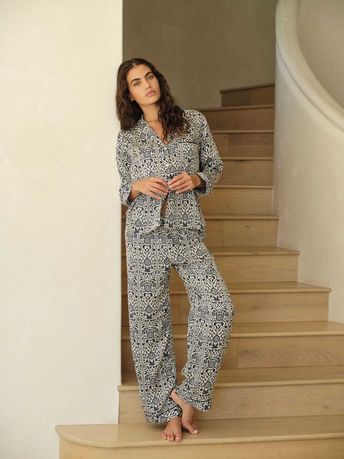 eberjey-pyjama-125esl-1.jpg Eberjey x Casa Del Sol Inez Washable Silk Printed Long PJ Set - Afbeelding 1