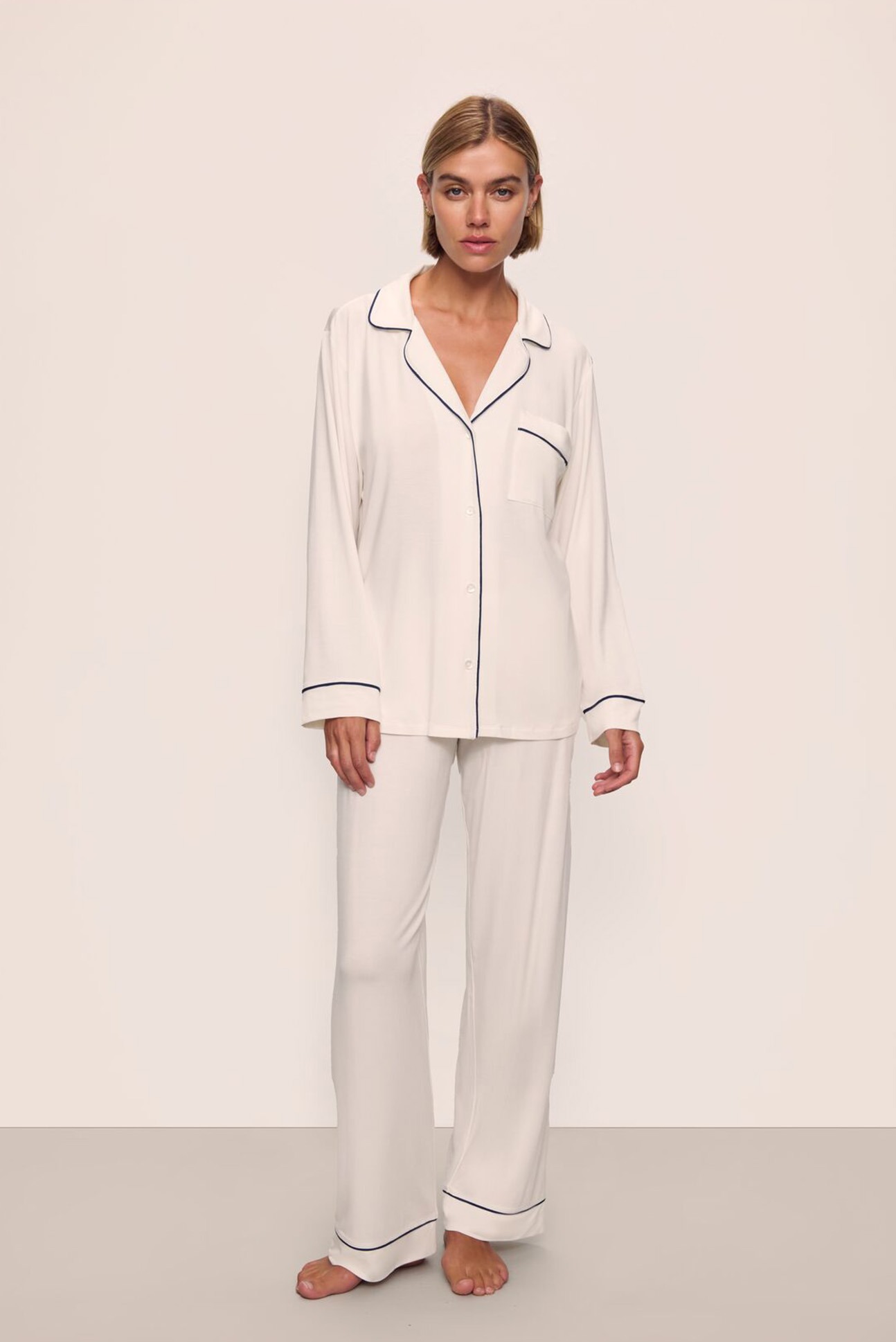 eberjey-pyjama-414uuj-1.jpg Eberjey Pyjama Gisele pure ivory/navy 42 - Afbeelding 1