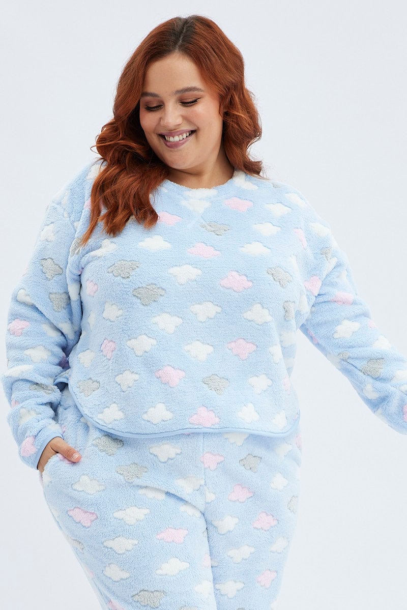 fluffy-pyjama-131tdn-1.jpg Blue Print Fluffy Pj Cloud Print Cosy Pyjama Set | You & All - Afbeelding 1