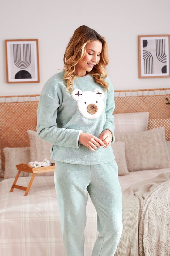 fluffy-pyjama-620lbl-1.jpg Doctor Nap Warme Winter Pyjama Dames Fleece | Lange Mouw Lange Broek | Bear Green Sky... | bol - Afbeelding 1