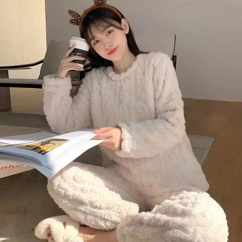 fluffy-pyjama-780kwg-1.jpg Fluffy Fleece Winter Pyjama Set Women's 2 Piece Velvet Sleepwear One – The Kawaii Shoppu - Afbeelding 1