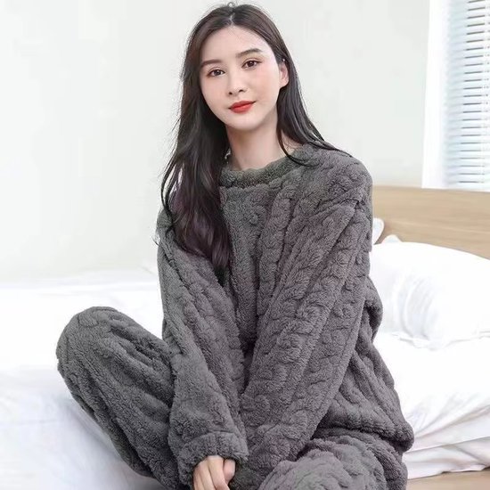 grote-maten-pyjama-dames-715pox-1.jpg Rimmo Warme Dames Pyjama Set Flanel loungewear in grote maten 50 70kg | bol - Afbeelding 1