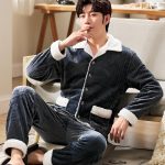 Herfst en Winter Nieuwe Pyjama heren Lange mouwen Flanel Warme heren Pyjama Grote Maat Effen Kleur Familie kleding Set kopen vanaf een prijs van 27 | Joom
