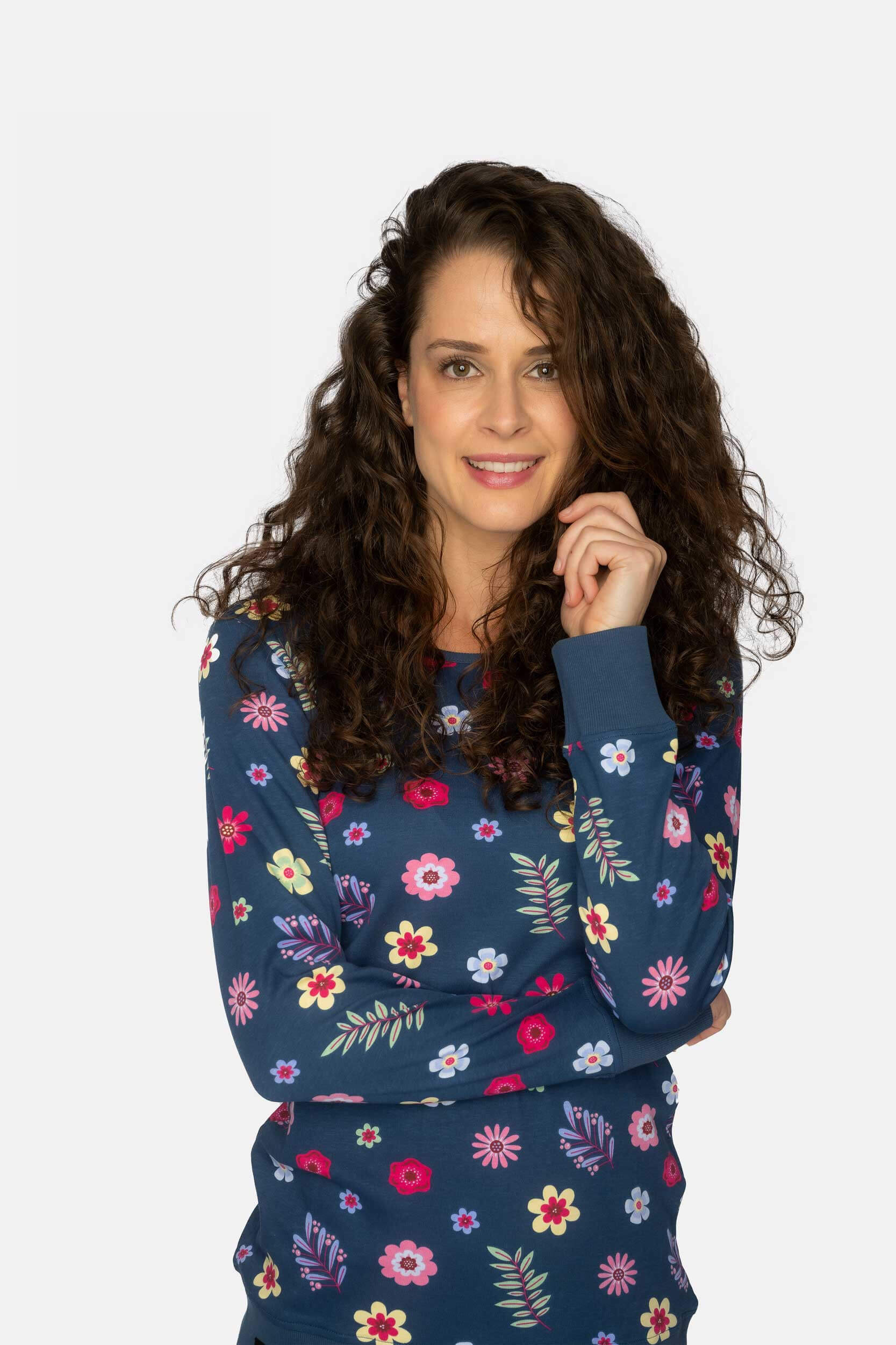 leuke-pyjama-dames-313gxm-1.jpg Vrolijke bloemenprints pyjama voor vrouwen - Afbeelding 1