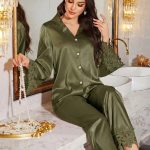 LuxeNights 2 delige luxe nachtkleding set voor dames met kanten afwerking | SHEIN Nederland