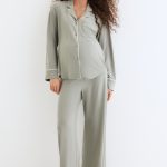 MAMA Pyjama met biesjes Licht kakigroen DAMES | H&M NL