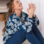 Pastunette Pyjama met boorden serie Nordic Bloom 121262 146 1 Donker Blauw 38