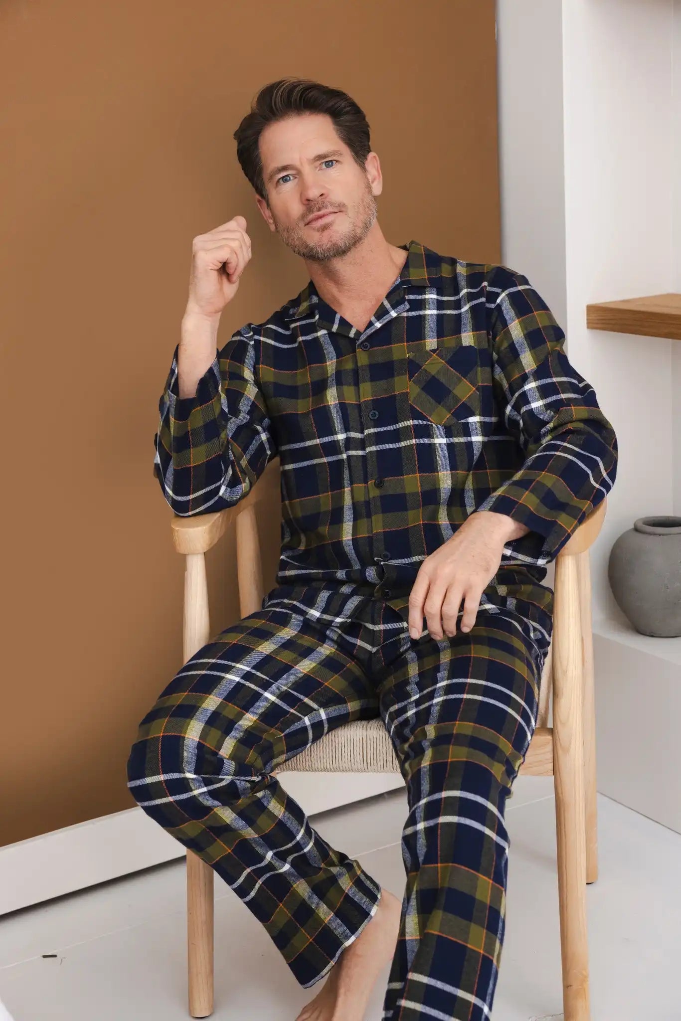 pyjama-heren-flanel-772cio-1.jpg Pastunette Flanellen Heren Pyjama met knoopsluiting Donkerblauw kopen? (Katoen) Bekijk Online – Sliponline - Afbeelding 1
