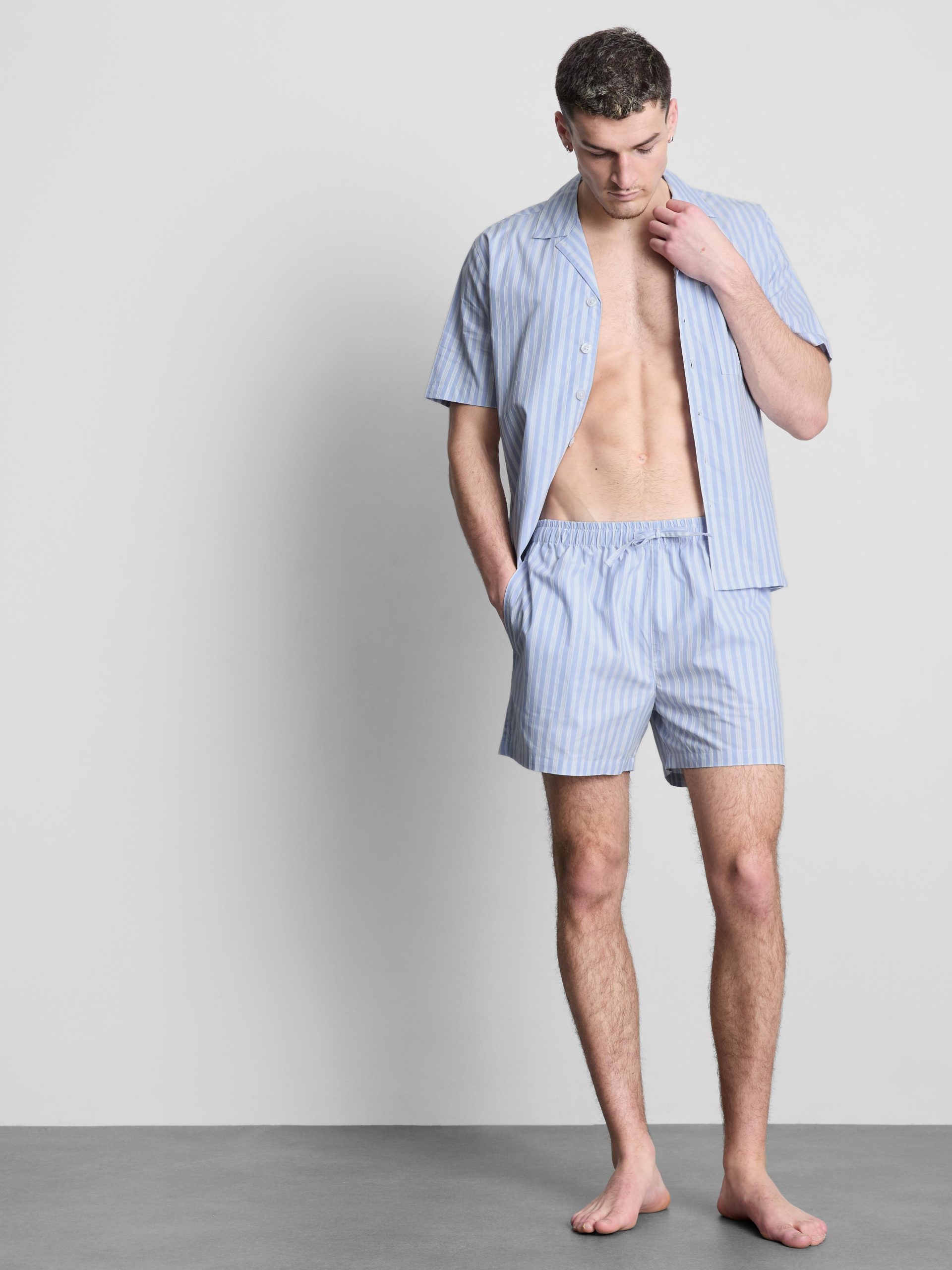 pyjama-short-heren-113ooz-1.jpg Gestreepte pyjamashort Blauw Heren | Primark - Afbeelding 1