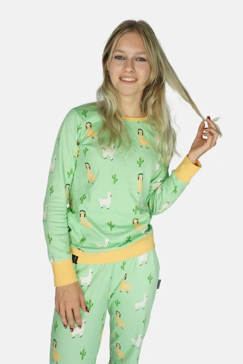 pyjama-vrouwen-157chp.webp Gezellige Alpaca Pyjama voor Dames – Zacht, Warm en Stijlvol - Afbeelding 1