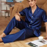 Provexi Provexi Heren contrasterende biezen satijnen top en broek PJ set / pyjamaset | SHEIN Nederland