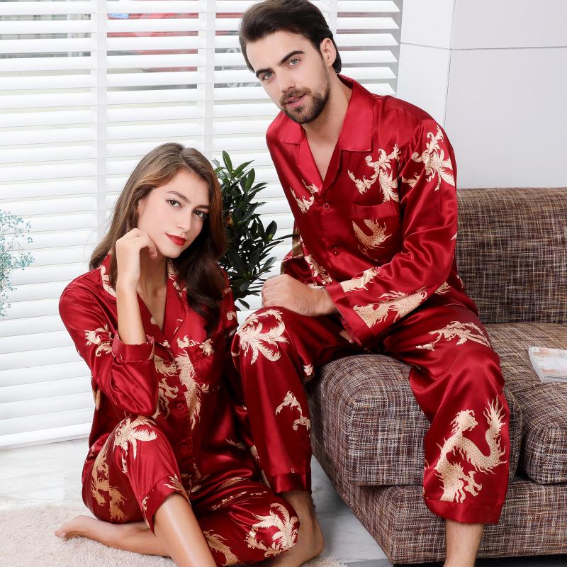 satijnen-pyjama-heren-612rsc-1.jpg Heren Vlek Zijden Pyjama Set Heren Draak Gedrukt Zacht Gezellig Satijnen Nachtjapon Dames Koppels Nachtkleding voor Mannen kopen vanaf een prijs van 14 | Joom - Afbeelding 1
