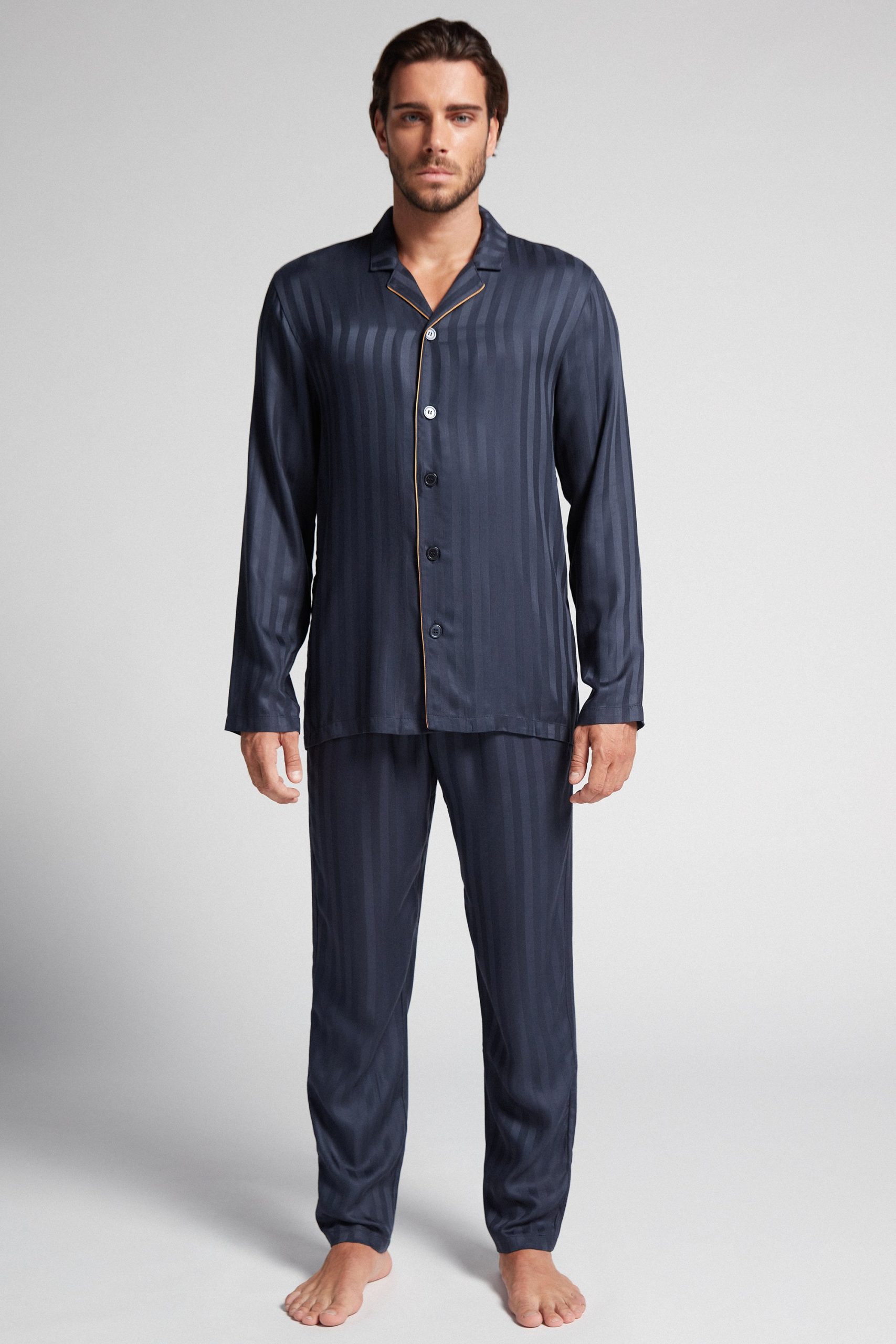 satijnen-pyjama-heren-787wrw-1.jpg Satijnen loungewear & nachtkleding voor heren online | Zalando - Afbeelding 1