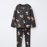 1 1/2 6 JAAR/ PYJAMA MET POMPOENEN EN SNOOPY PEANUTS™ Antracietgrijs | ZARA Nederland / The Netherlands