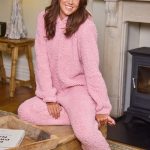 Loungeable LOUNGEABLE LADIES SHERPA XL ALL IN ONE SHERPA XL EARS TEDDY ALL IN ONE Pyjama pink/donkerroze Zalando.nl