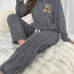 Dream Adore Dames Cartoon Beer Geborduurd Jacquard Fleece Nachtkleding Pyjamaset Inclusief Lange Mouwen Top & Broek, Herfst Winterkleding, Zachte Pyjama, Gezellig | SHEIN Nederland