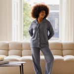 By Louise By Louise Dames Pyjama Set Flanel Lang Met Knoopsluiting Blauw Gestipt