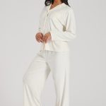 Loungeable SOFT VELOUR LONG SLEEVE BUTTONED PYJAMAS Pyjama cream/crème Zalando.nl