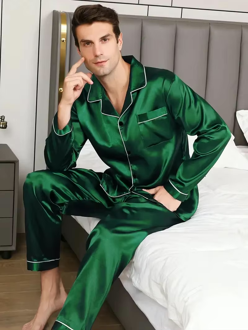 zijden-pyjama-heren-645uax.png Silkon | Luxe Zijdezachte Satijnen Heren Pyjama Set | Lange Mouwen en – Visconte - Afbeelding 1